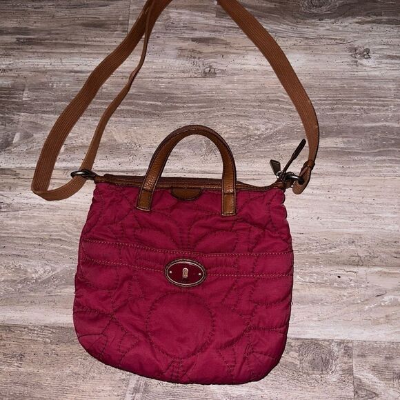 Fossil key-per red quilted crossbody tote bag EUC - Picture 16 of 16